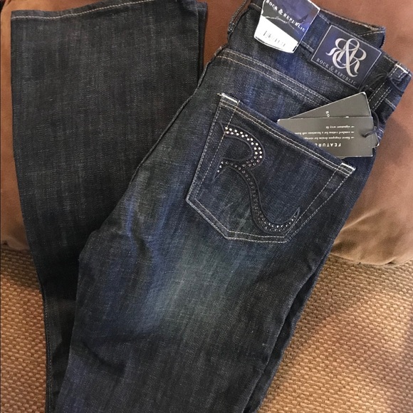 👖ROCK & REPUBLIC BOOTCUT JEANS SIZE 4M - NWT👖 - Picture 2 of 8